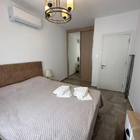 1+1 Melis Alsancak Apartment *