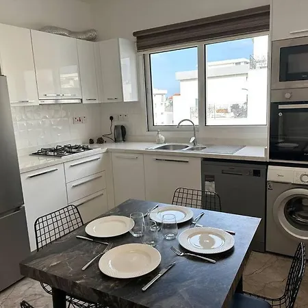 1+1 Melis Alsancak Apartment